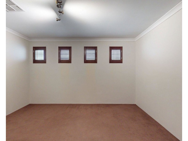 1 Gale Lane, Carramar WA 6031