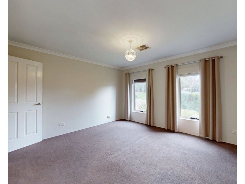 1 Gale Lane, Carramar WA 6031