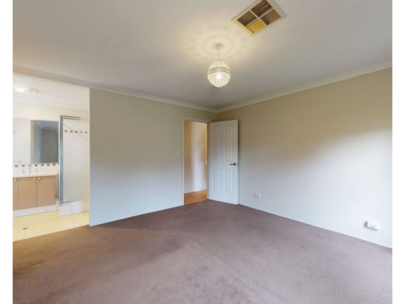 1 Gale Lane, Carramar WA 6031