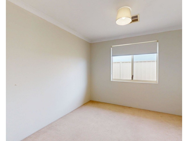 1 Gale Lane, Carramar WA 6031