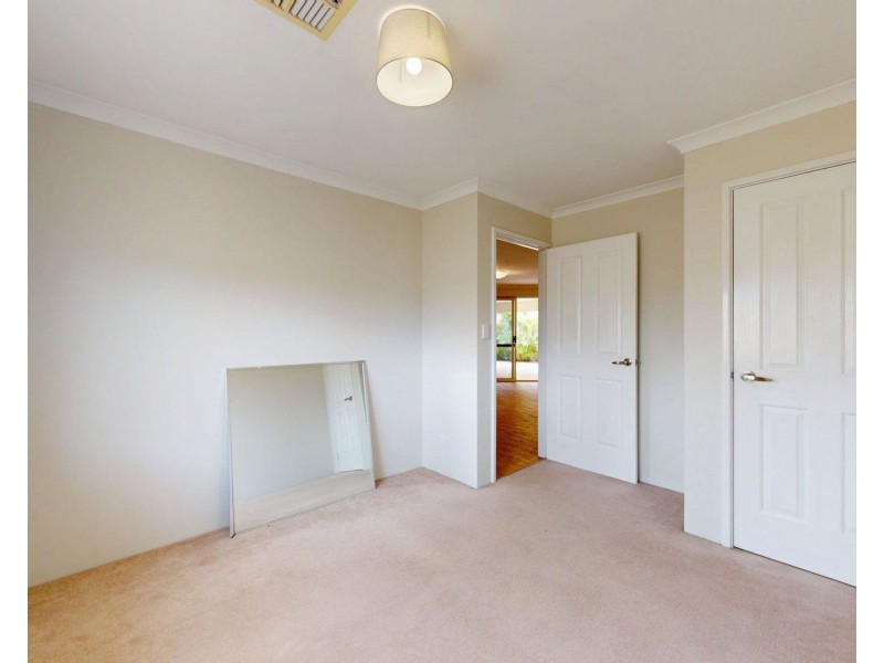 1 Gale Lane, Carramar WA 6031
