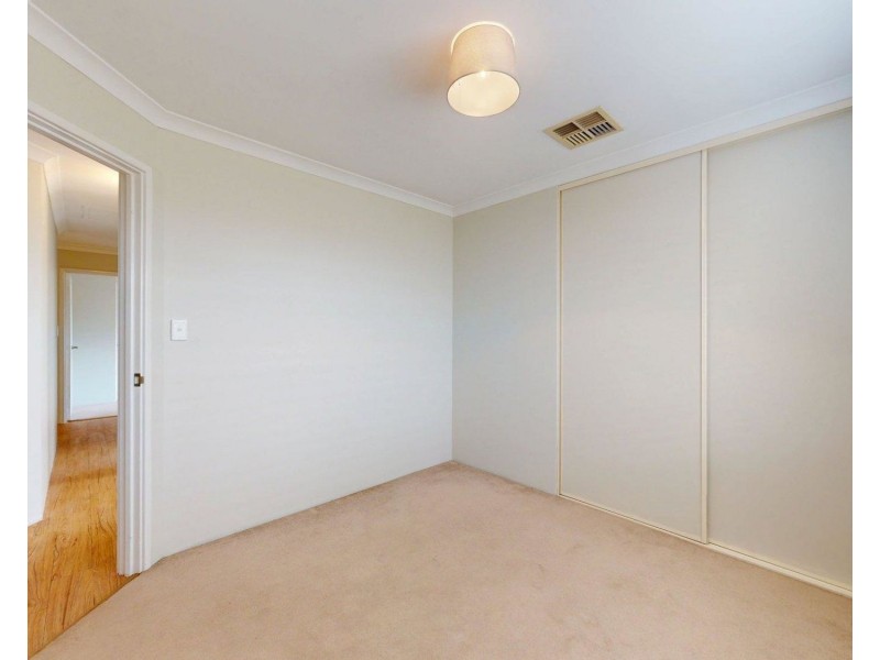 1 Gale Lane, Carramar WA 6031