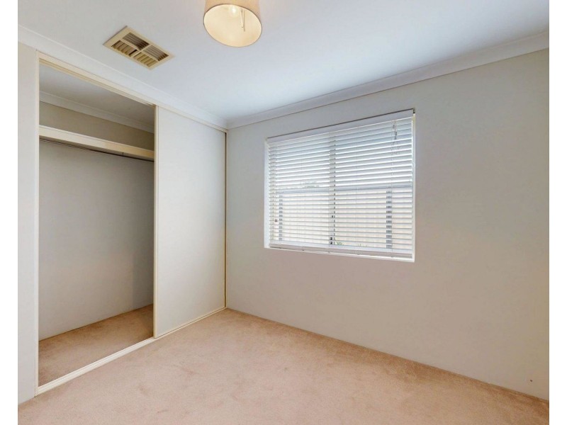 1 Gale Lane, Carramar WA 6031