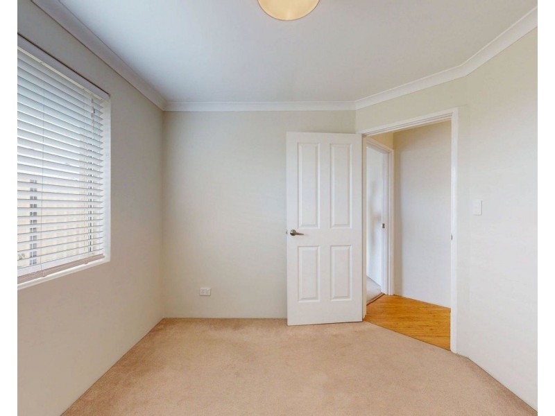 1 Gale Lane, Carramar WA 6031