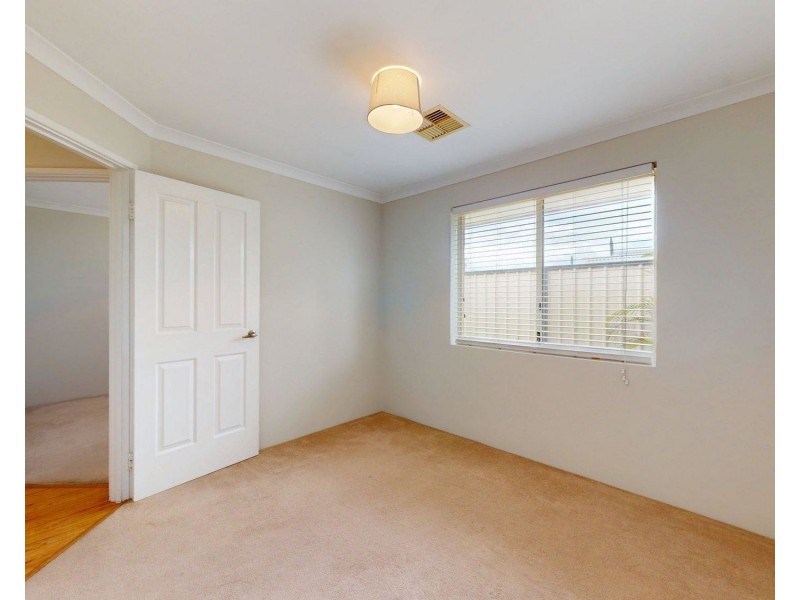 1 Gale Lane, Carramar WA 6031
