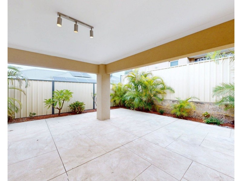 1 Gale Lane, Carramar WA 6031
