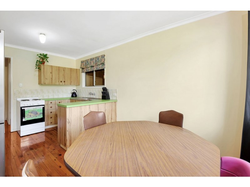 8 Greenbury Street, Rockville QLD 4350