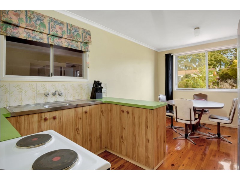 8 Greenbury Street, Rockville QLD 4350