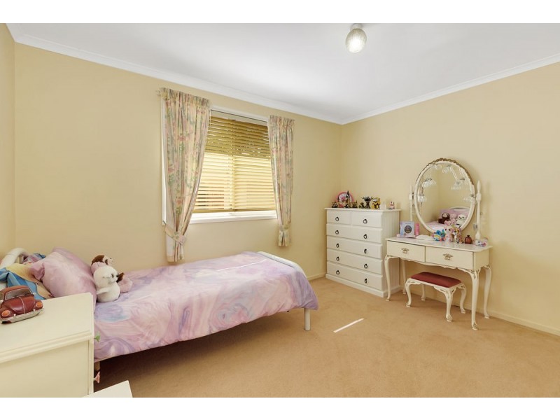 8 Greenbury Street, Rockville QLD 4350