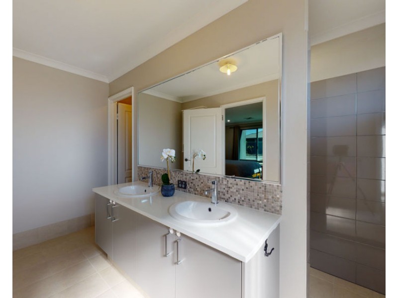 2 Basedow Chase, Banksia Grove WA 6031