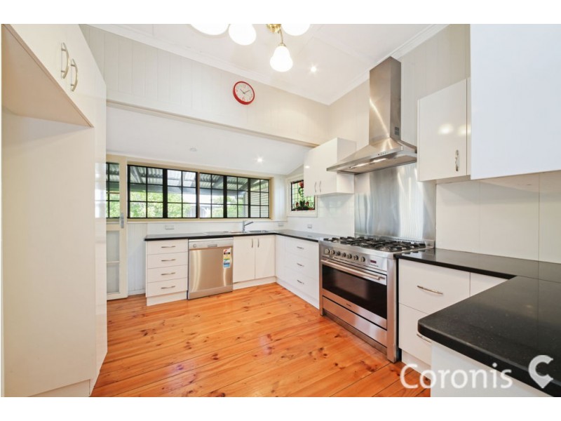 29 Livingstone Street, Yeerongpilly QLD 4105