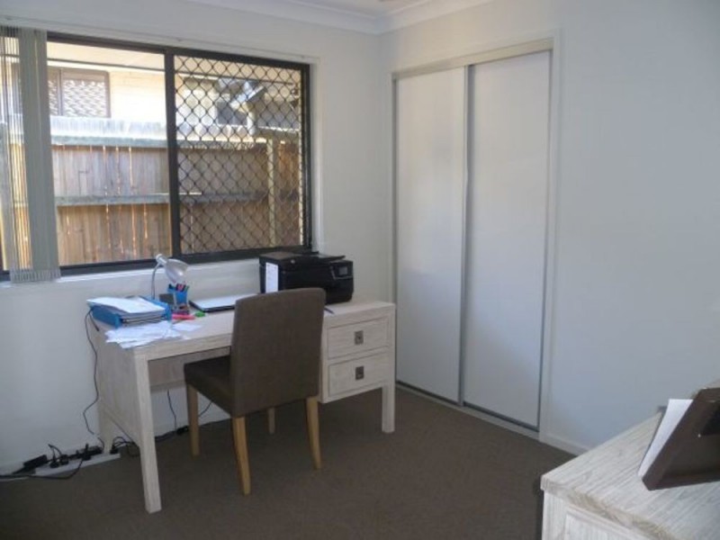 92 Schooner Circuit, Manly West QLD 4179