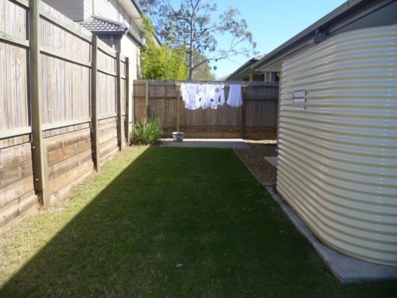 92 Schooner Circuit, Manly West QLD 4179