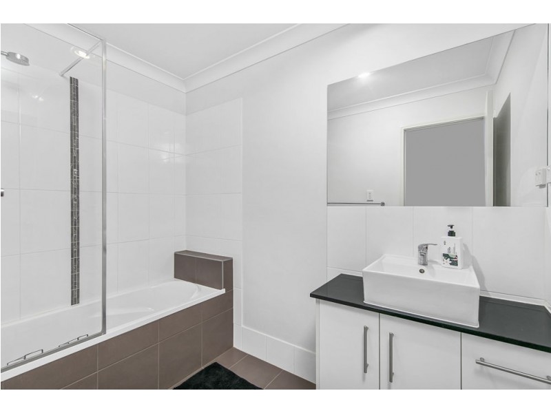 27 Montree Circuit, Kallangur QLD 4503