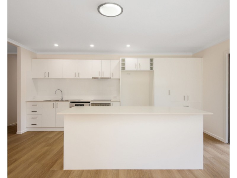 3 Coolabah Crescent, Bridgeman Downs QLD 4035