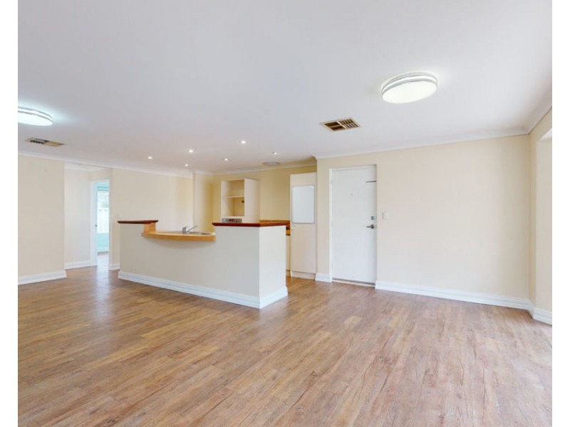 8 Upton Way, Tapping WA 6065