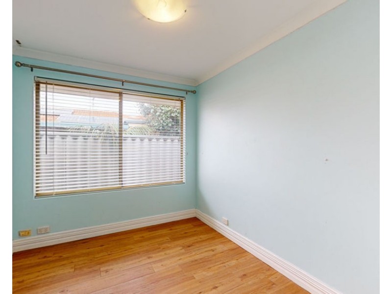 8 Upton Way, Tapping WA 6065