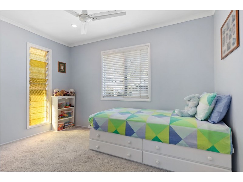 27 Ansford Street, Stafford Heights QLD 4053