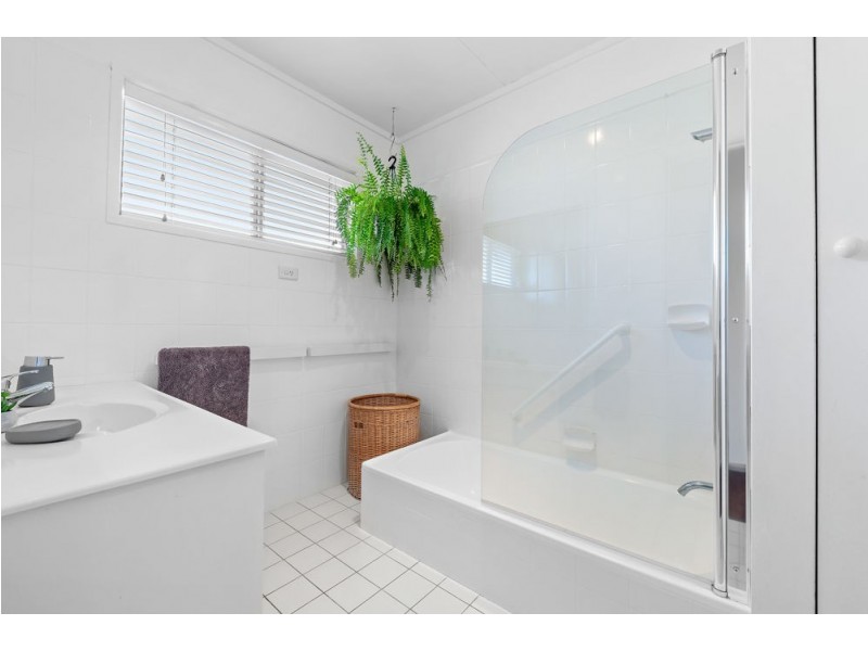 27 Ansford Street, Stafford Heights QLD 4053