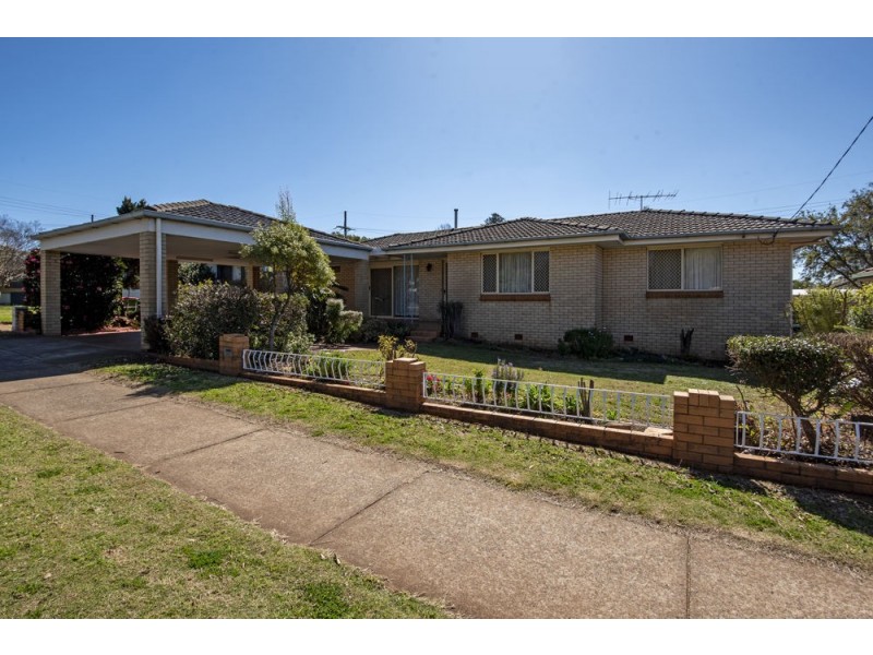 25A Hursley Road, Newtown QLD 4350