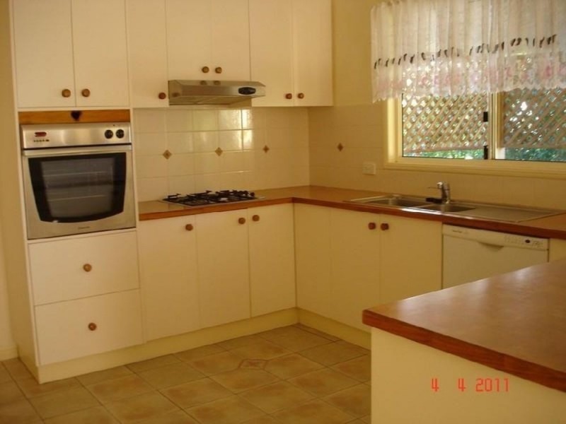 27 Granada Drive, Highfields QLD 4352