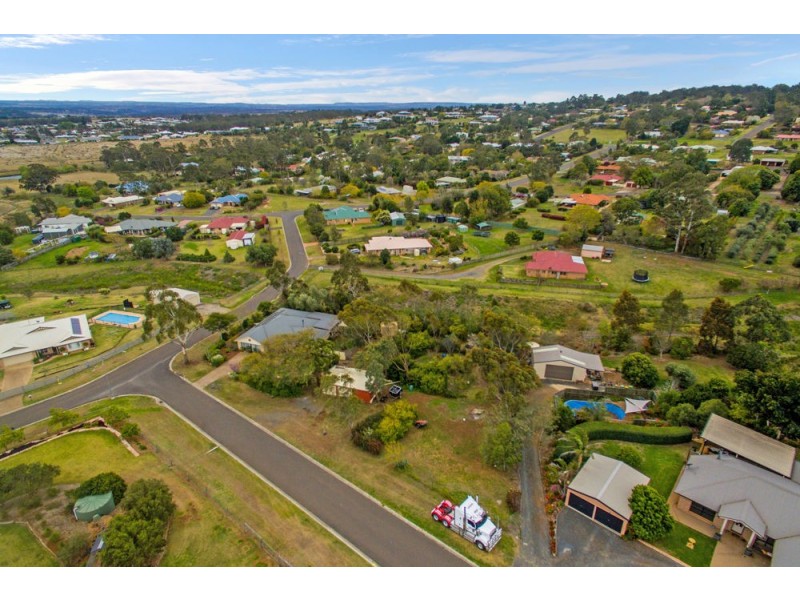 2 Barton Court, Highfields QLD 4352