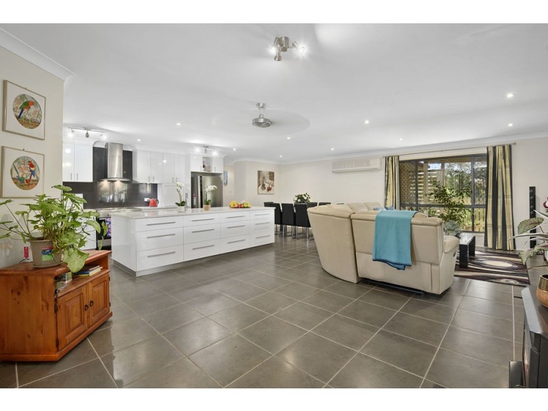2 Barton Court, Highfields QLD 4352