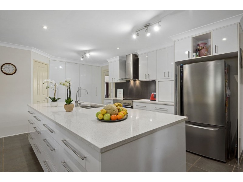 2 Barton Court, Highfields QLD 4352
