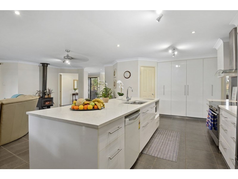 2 Barton Court, Highfields QLD 4352