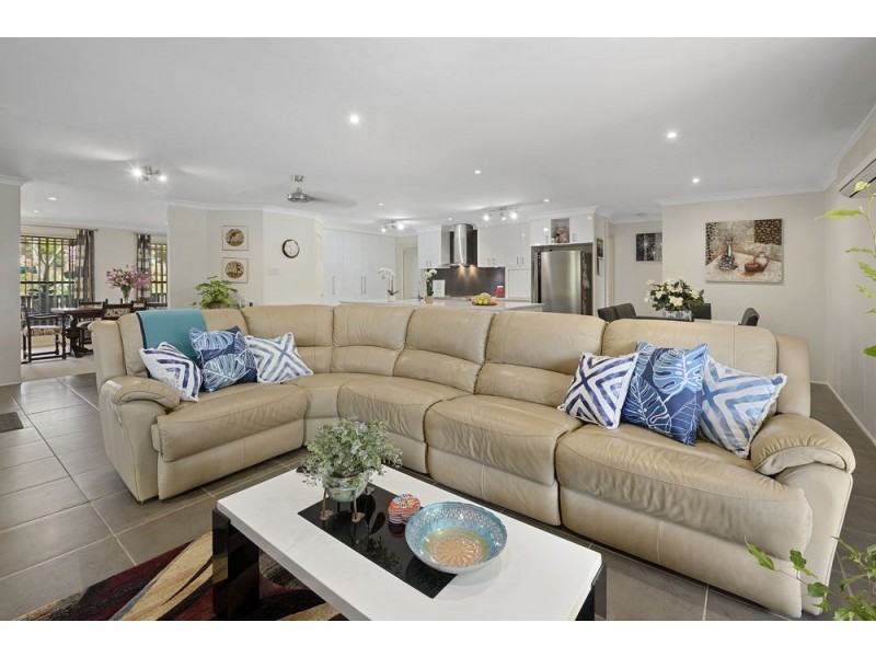 2 Barton Court, Highfields QLD 4352