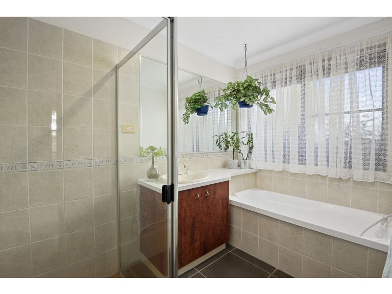 2 Barton Court, Highfields QLD 4352