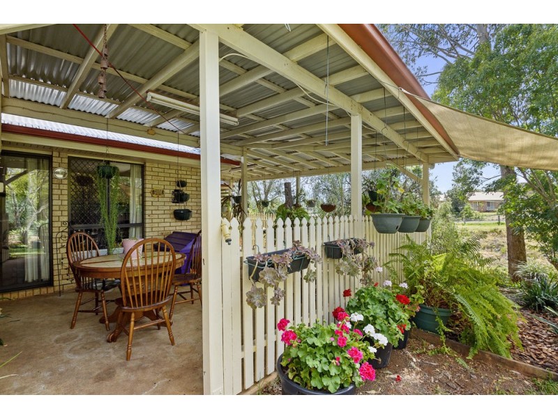 2 Barton Court, Highfields QLD 4352