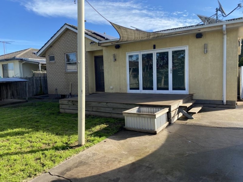 8 Cartledge, Sale VIC 3850