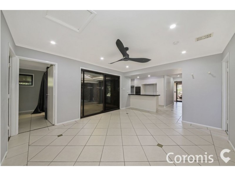 5 Kingfield Court, Regents Park QLD 4118