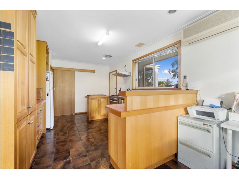 41 Valentine Crescent, Sale VIC 3850