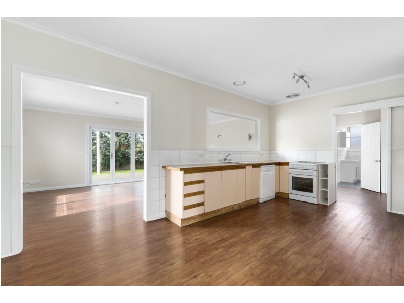 8 Cartledge Way, Sale VIC 3850