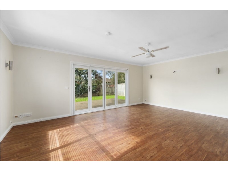 8 Cartledge Way, Sale VIC 3850