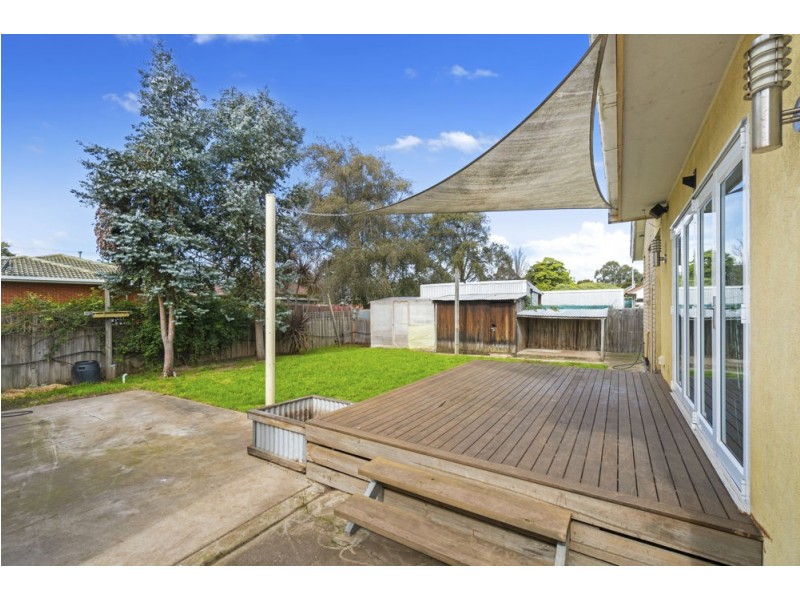 8 Cartledge Way, Sale VIC 3850
