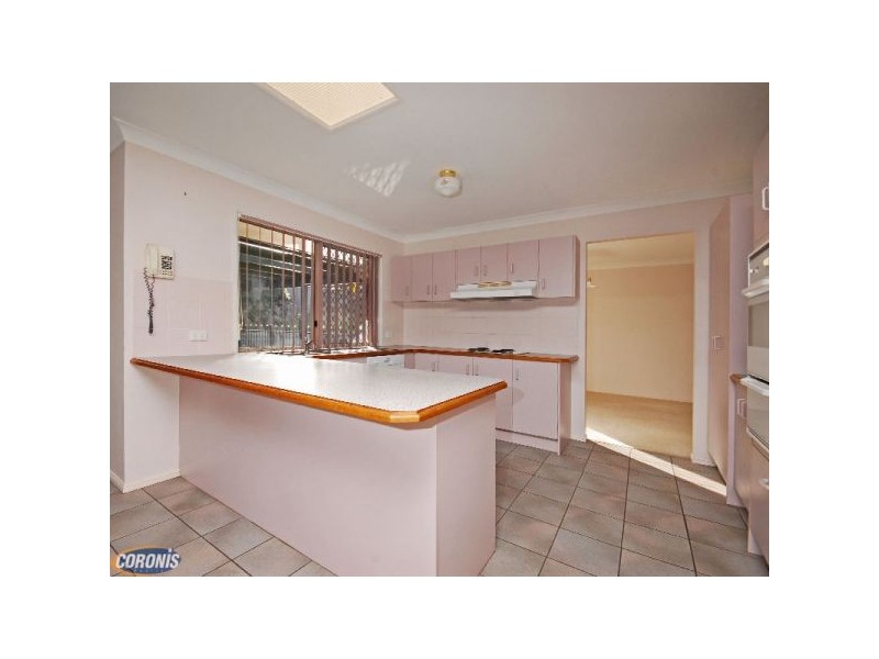 7 Seaforth Close, Albany Creek QLD 4035