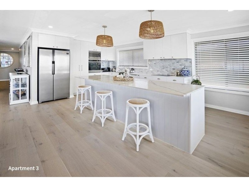 3/254 Marine Parade, Labrador QLD 4215