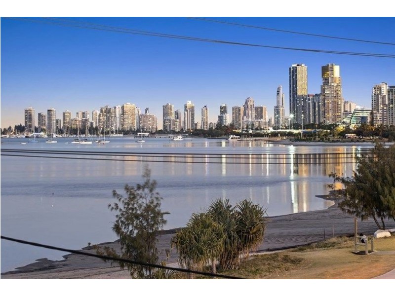 3/254 Marine Parade, Labrador QLD 4215