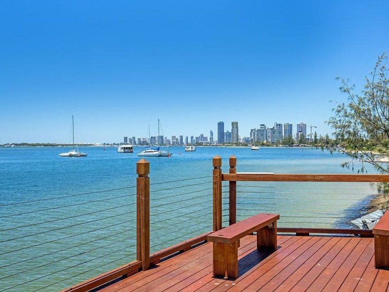 3/254 Marine Parade, Labrador QLD 4215