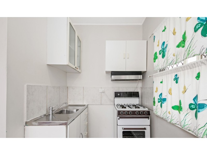 8 47 Deshon Street, Woolloongabba QLD 4102