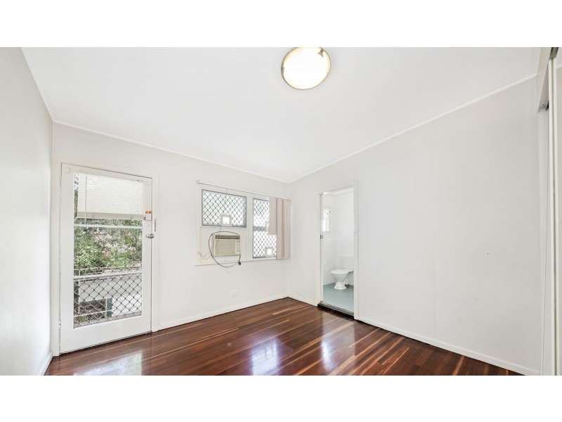 8 47 Deshon Street, Woolloongabba QLD 4102