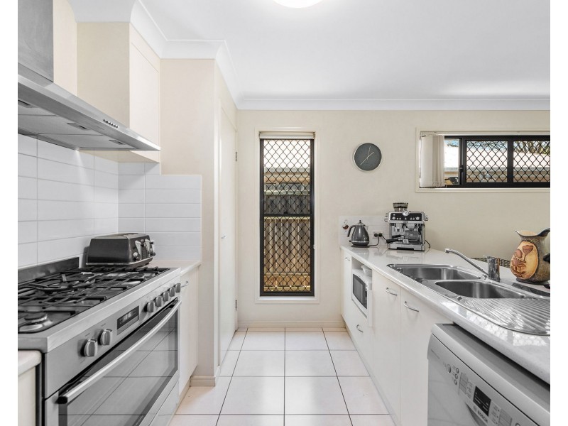 24 Bailey Street, Wakerley QLD 4154