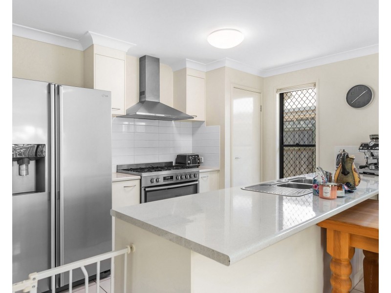 24 Bailey Street, Wakerley QLD 4154