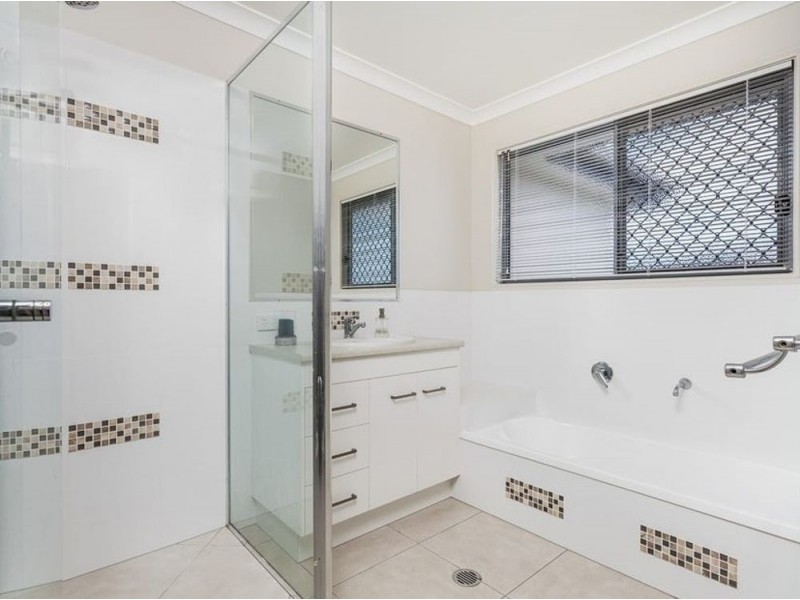 2/2 Hirsch Court, North Lakes QLD 4509