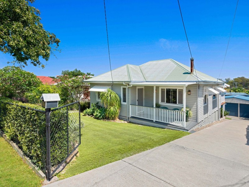 27 Curve Avenue, Wynnum QLD 4178