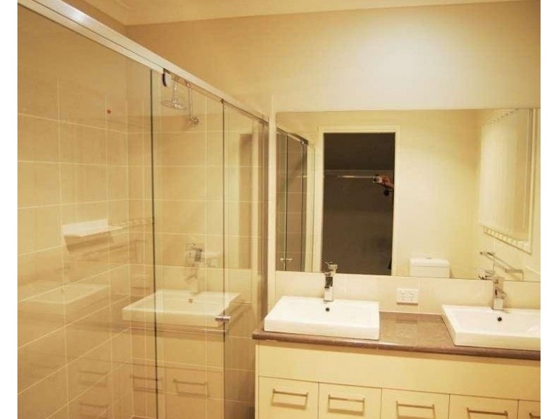 3/7 Oasis Close, Manly West QLD 4179