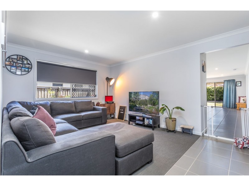 28 Benham Ave, Kallangur QLD 4503